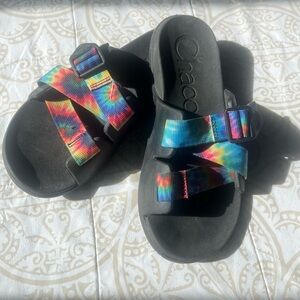 Tie dye chacos chillos slides